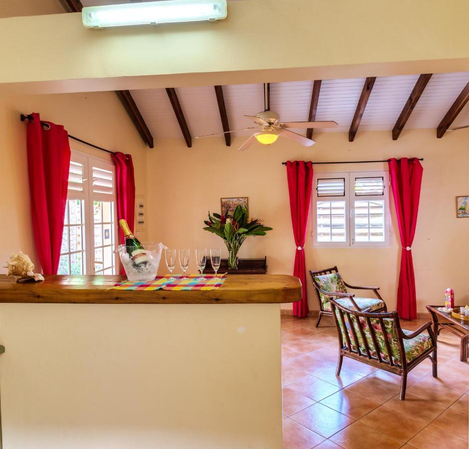 Coquette Villa Du Cap Est Le Francois Luaran gambar