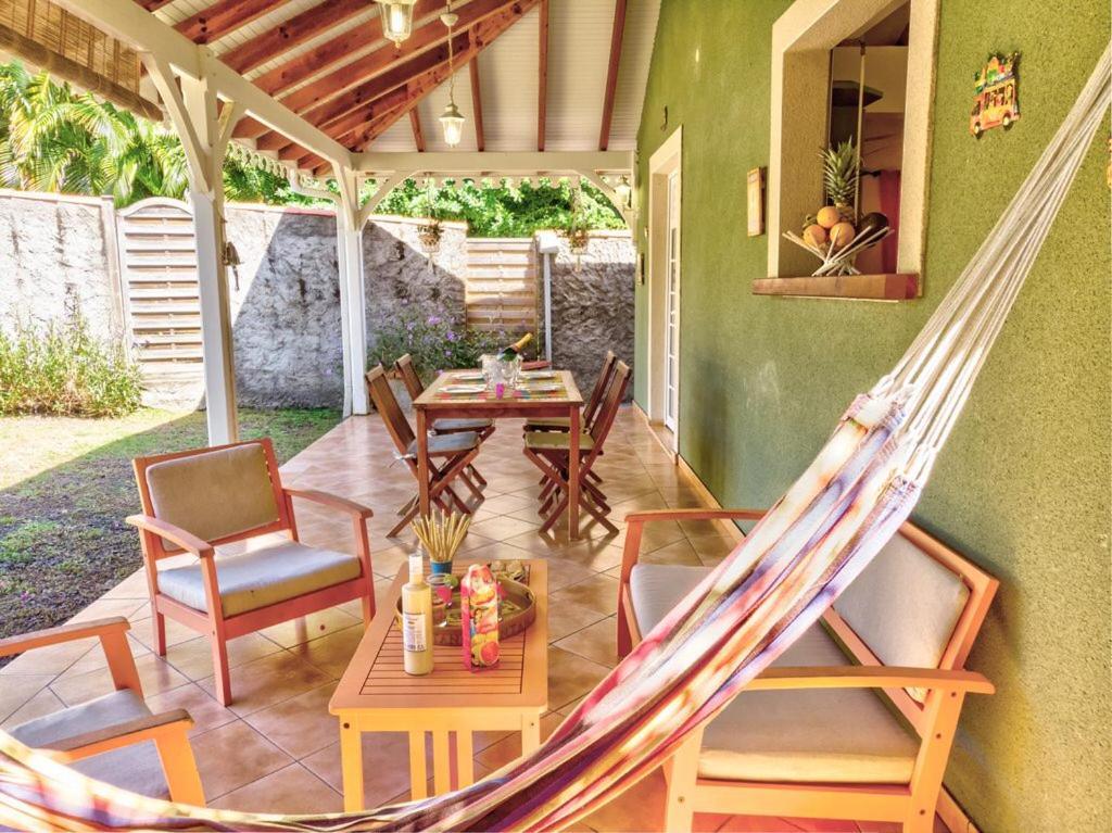 Coquette Villa Du Cap Est Le Francois Luaran gambar